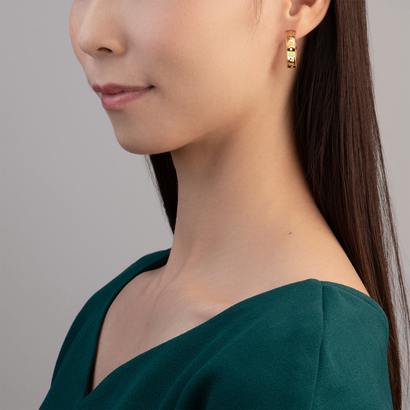 Zhen Shan Ren Wondrous Words Earrings Large hoops in Gold Model Image | Shen Yun Collections