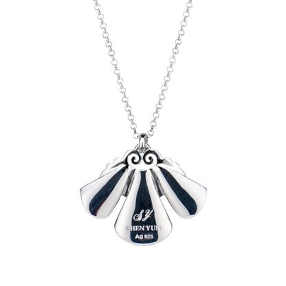 The Elegance of the Yi Necklace Blue