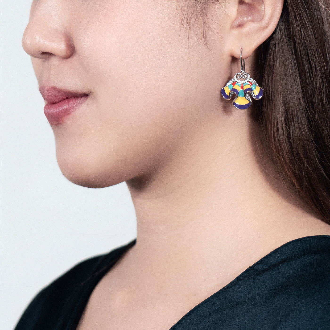 The Elegance of the Yi Earrings Yellow