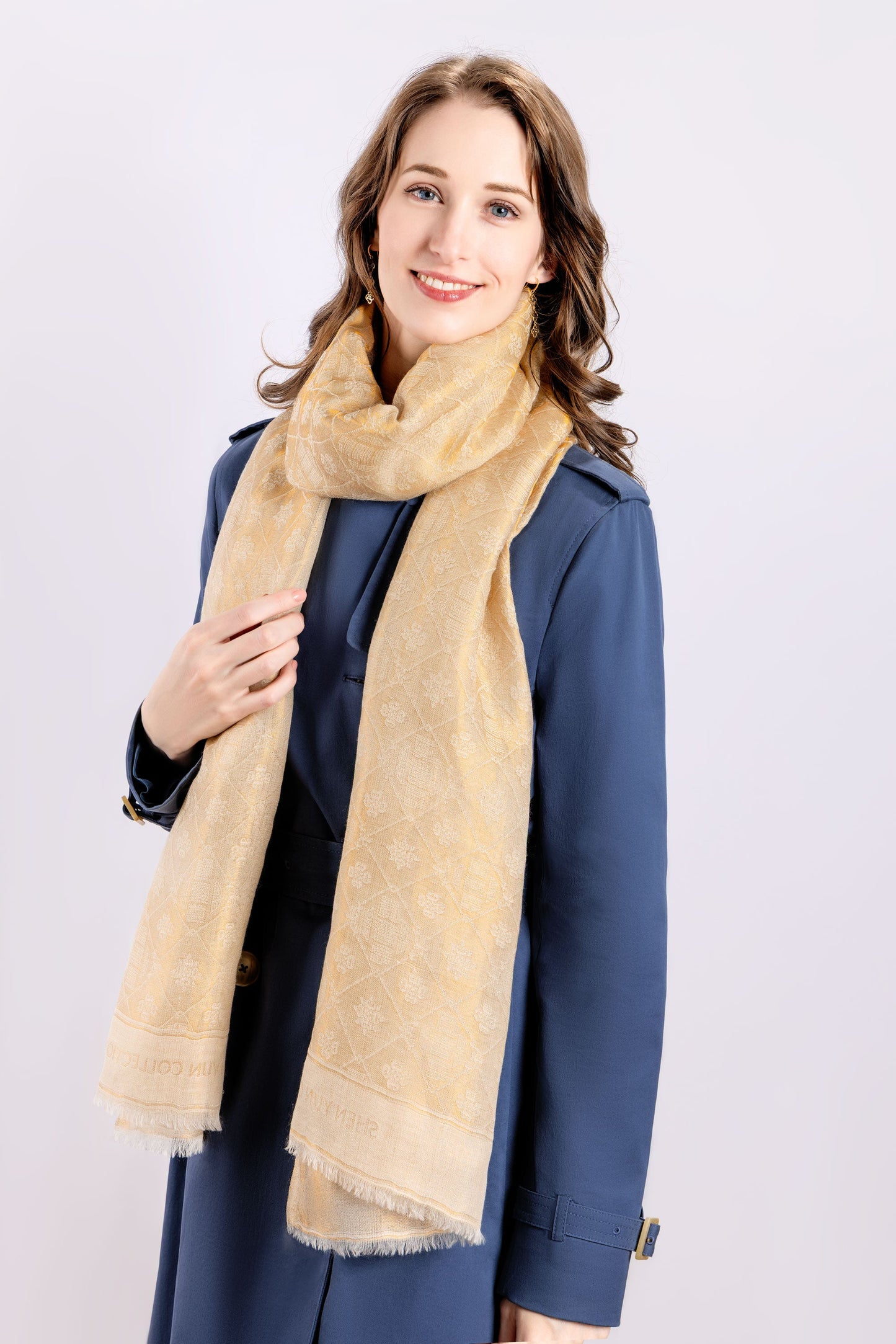 Zhen Shan Ren Long Scarf Gold