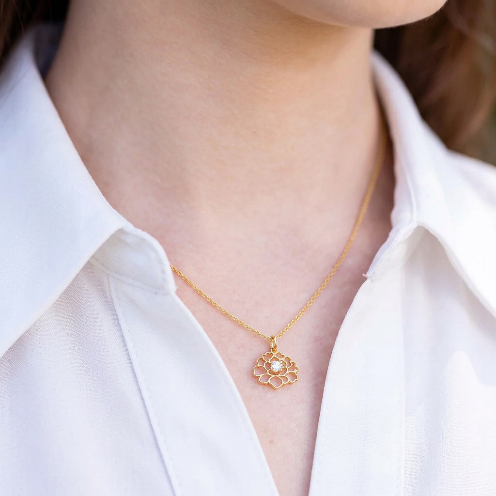 Tang Flower Charm - Gold White