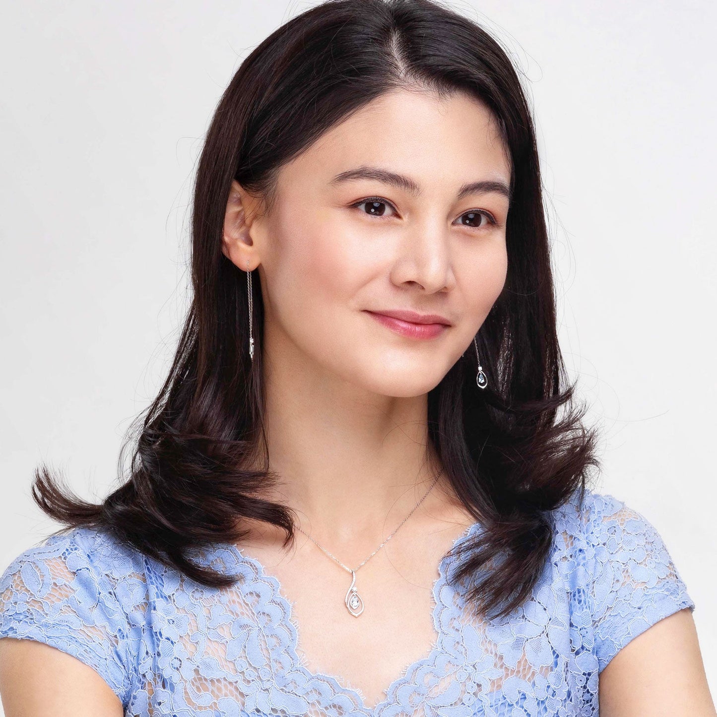 The Heavenly Phoenix Necklace 18kt White Gold with Aquamarine